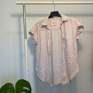*AMERICAN EAGLE* Short Sleeve Button Down
